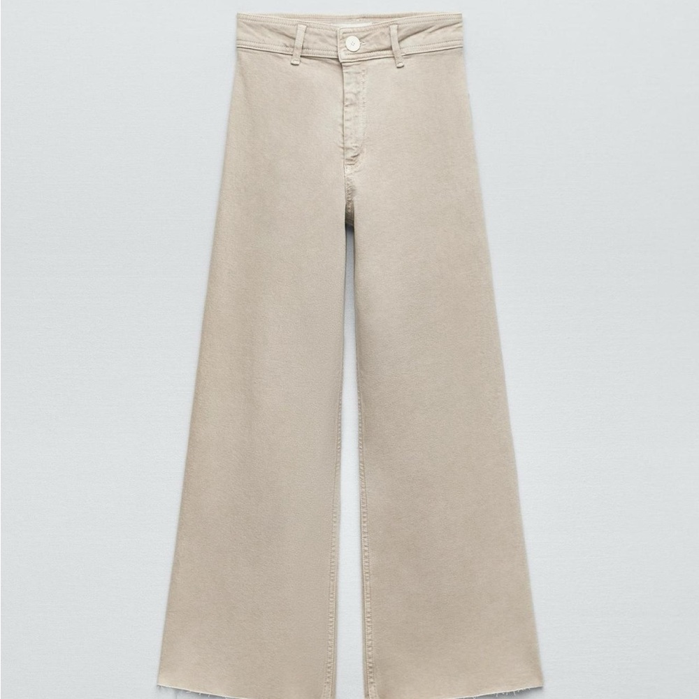 High-Rise Wide Leg denim. Zara. Size 6.